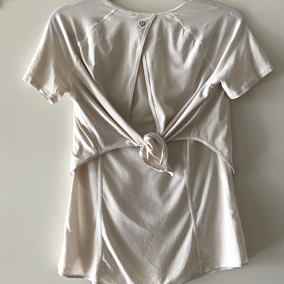 Lululemon cream top - Picture 4 of 5
